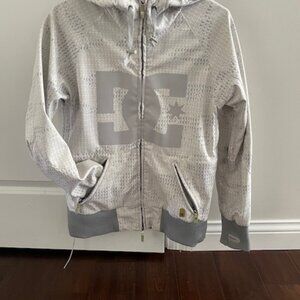 DC Exotex 10000 Hooded Snowboard/Ski Jacket with Thmbholes in Sleeves